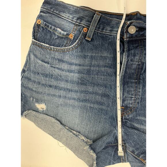 Levi's Womens 501 Jean Shorts Size 32 Medium Wash Denim Cut Off Style Button Fly - Picture 5 of 11